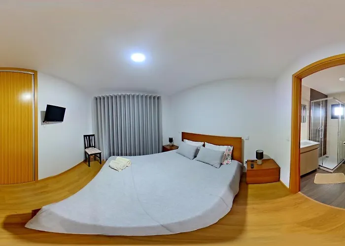 Casa Dos Cortinhais * 비에이라도미노